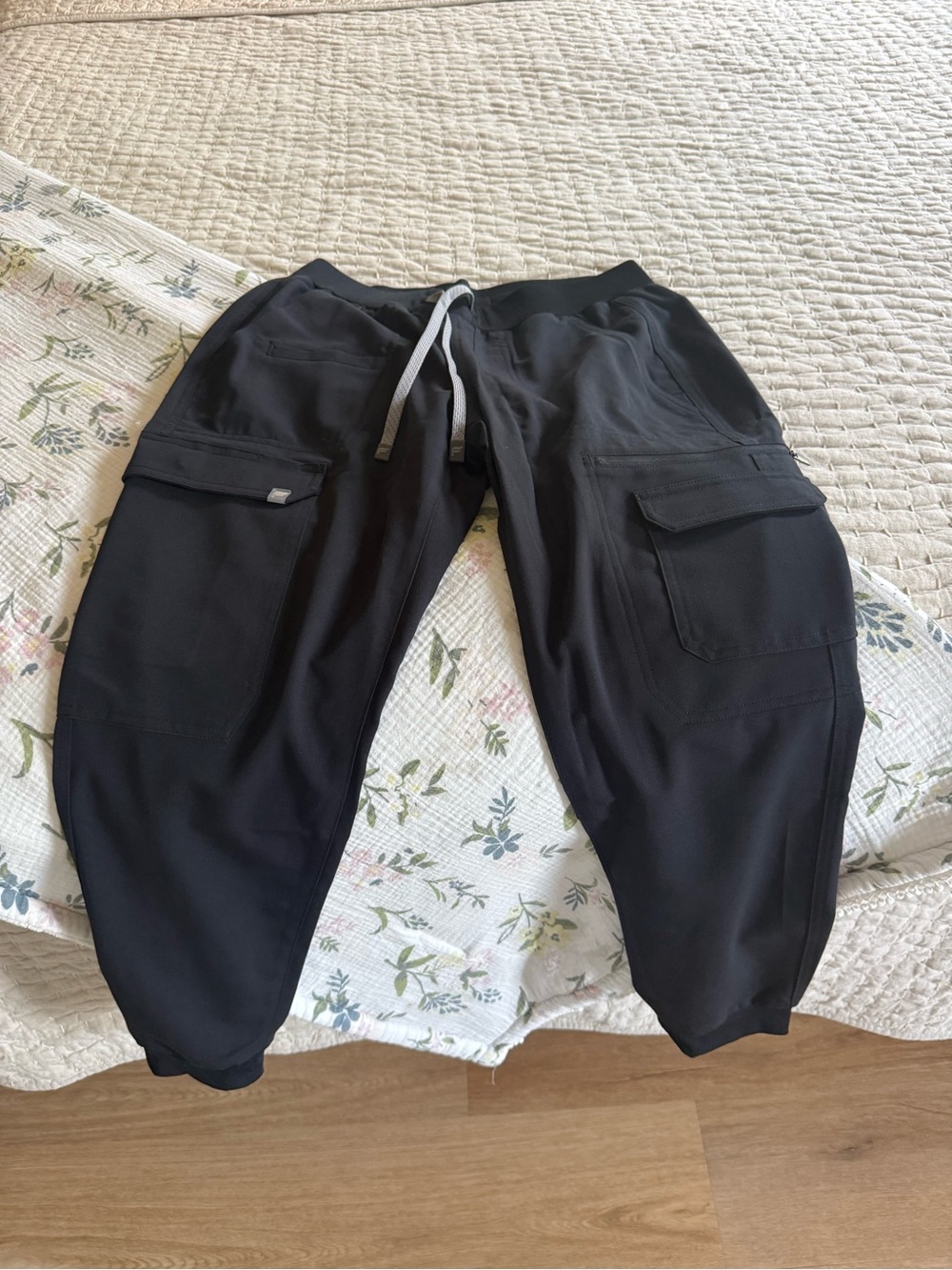 Fabletics Scrub Set - Picture 2 of 4